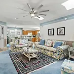 Two Bedroom House With Community Pool! Walk To The Beach! 299 Lake Arrowhead Road