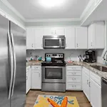 Pelicans Landing 403 - Oceanfront - Shore Drive Section