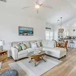 Sunny Myrtle Beach Condo With Community Pool Access!