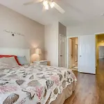 Huge Beautiful Condo With Great View Of The Ocean