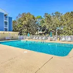 First Floor With Ground Floor Access - Steps To The Beach!