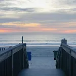 Newly Renovated Ocean Front Condo, Modern Decor, Central Mb, 20Th Floor