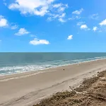 Stunning Top Floor Oceanfront 2 Bedroom Suite-Recently Updated! Spinnaker 903