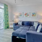 Barefoot Resort