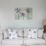 9 Palms