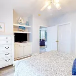 Barefoot Resort