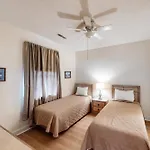 Magnolia 203