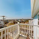 Emerald Pointe 1-C