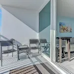 Oceans One 4Th Floor 1 Bdrm 1 Ba