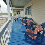 Crews Nest In Cherry Grove