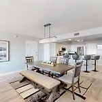 Yacht Club Penthouse