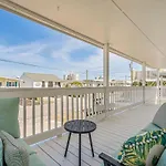 Family The Mariner Adkins House Channel Home With 6 Bedrooms