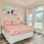 Top Location Famous Barefoot Resort 1 Mile To Beach 15000Sf Pool