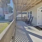 Lovely Updated Vacation Home*Pool* 3 Br*P138