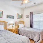 233 Wedgewood Condo