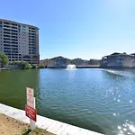 Shorehaven Lakefront & Steps To Beach W Pool And Grill