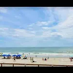 Gorgeous 2 Br/ 2 Bedroom Newly Renovated Beachfront Condo