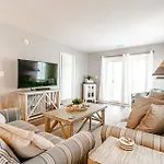 Oceanfront And Modern Top Location On Ocean Blvd W Pool