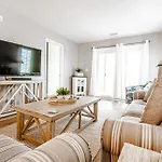 Oceanfront And Modern Top Location On Ocean Blvd W Pool