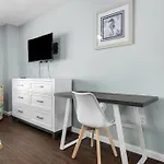 *Updated Family Beach Escape*Pools, Hot Tubs, More
