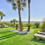 *Updated Family Beach Escape*Pools, Hot Tubs, More