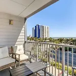 The Beachside Dacha - Lock-Out 2 Bedroom Ocean View Condo