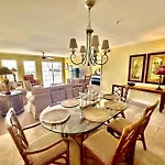 Oceanview Condo, 3B/3B, Top Floor, Pool, Greatview