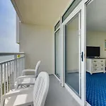 North Myrtle Beach Resort Apt - Walk To Beach!