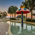 Newly Renovated Stylish Beach Condo For 6