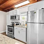 Unique Designed 2Br With Parking