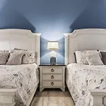 Horizon At 77Th Condo ~ Sleeps 8 ~ 2B/2B ~ Steps To Ocean