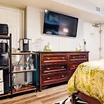 Huge 15000Sf Pool Modern Studio At Barefoot Resort