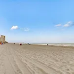 Updated Resort Condo, Walk To Myrtle Beach!