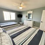 1003 Brighton, Fully Remodeled And Access To Resort Amenities Condo