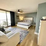 1003 Brighton, Fully Remodeled And Access To Resort Amenities Condo