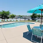 Coastal Oasis: Pool & Beach!