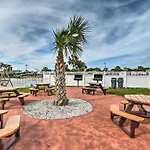 Myrtle Beach Condo In Gated Community With Pools!