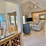 Sun-Filled Villa With Access To All Resort Amenities, 3Agt Villa