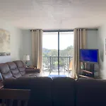 2 Blocks To Beach, Lovely Home For 8