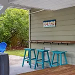 New Listing, 2Min Walk To Beach, Single Family Home, Pet Friendly, Hottub, Smart Tv, Sleeps 10, Private Backyard