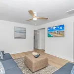 Sunny Shore Retreat Near Beach