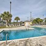 Myrtle Beach Condo With Patio, Beach And Pool Access!