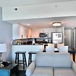 Stunning Ocean Front 2Bd On The Second Floor, In Heart Of Mb