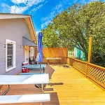 Gorgeous Centrally Located Ocean View 2 King, Huge Private Yard & Deck, Firepit, Bbq, & Game Tables