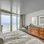 Luxury Oceanfront 3 Bedroom At Sandy Beach