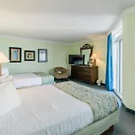 Paradise Resort, Unit 802, 4 Bedroom, 3 Bath, Direct Oceanfront