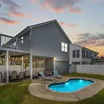 Beach House With Pool - North Myrtle Beach