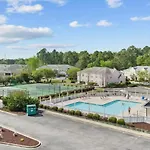 Putters Hideaway At Legends Golf Resort