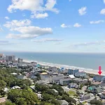 Sunrise Views- Pool - 4 Bds- 3 Bedroom Oceanfront Charm