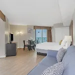 Relaxing Beach Vibes At Our Oceanfront Studio Suite! Pg 726
